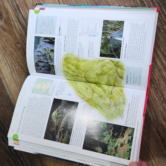 Malaysia & Singapore Travel Book Rain Forests Temples Wildlife Resorts Festivals - Picture 9 of 16